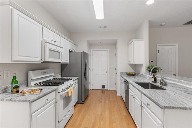 184 Regent Place, Woodstock, GA 30188