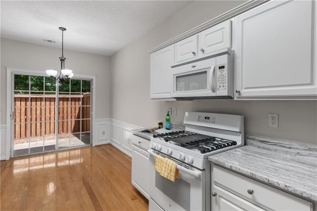 184 Regent Place, Woodstock, GA 30188