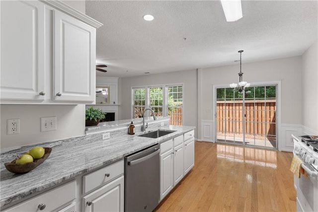 184 Regent Place, Woodstock, GA 30188