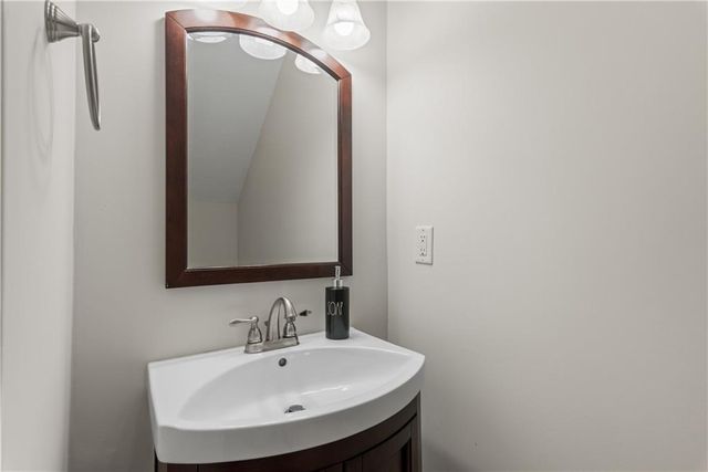 184 Regent Place, Woodstock, GA 30188
