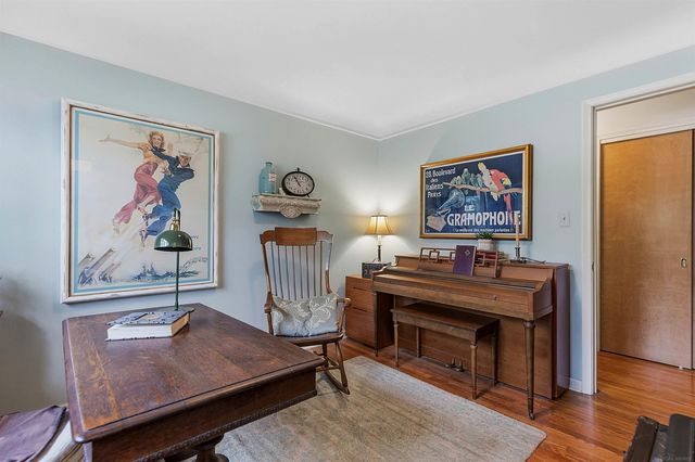 26360 Jefferson Avenue, St Clair Shores, MI 48081