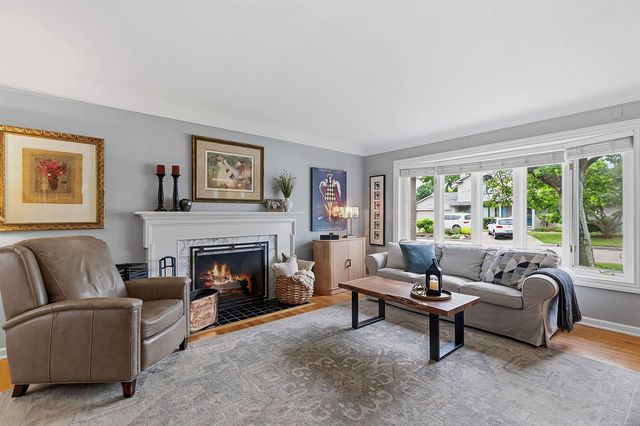 26360 Jefferson Avenue, St Clair Shores, MI 48081