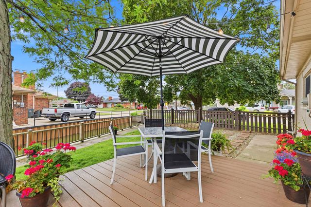 26360 Jefferson Avenue, St Clair Shores, MI 48081