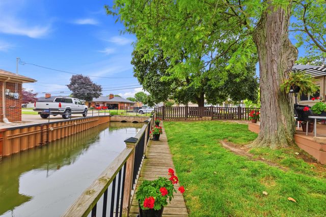 26360 Jefferson Avenue, St Clair Shores, MI 48081