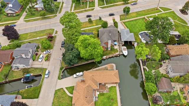 26360 Jefferson Avenue, St Clair Shores, MI 48081