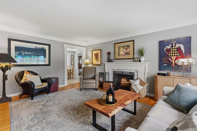 26360 Jefferson Avenue, St Clair Shores, MI 48081