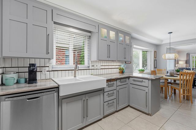 26360 Jefferson Avenue, St Clair Shores, MI 48081