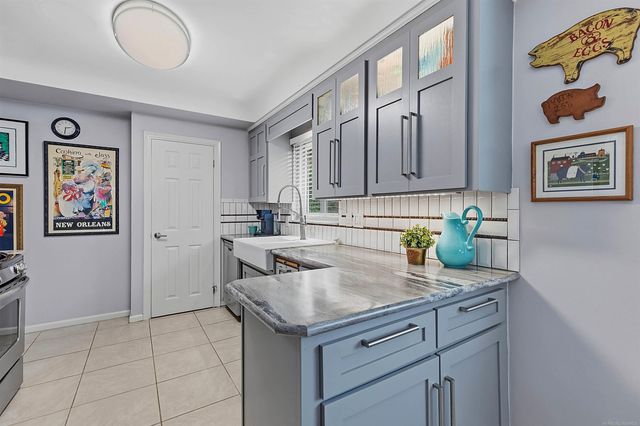 26360 Jefferson Avenue, St Clair Shores, MI 48081