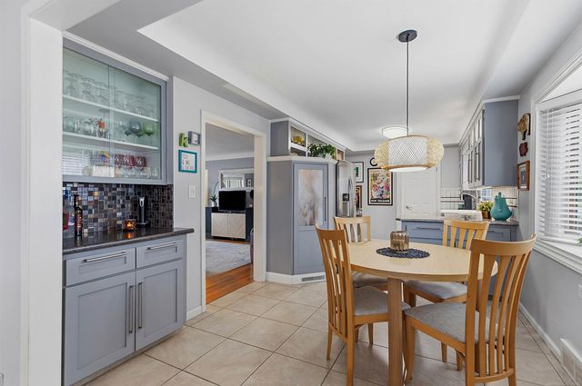 26360 Jefferson Avenue, St Clair Shores, MI 48081