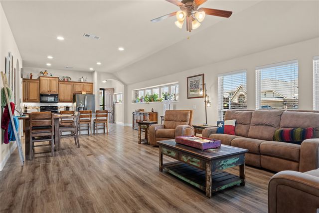 116 Cimmaron Court, Alvarado, TX 76009