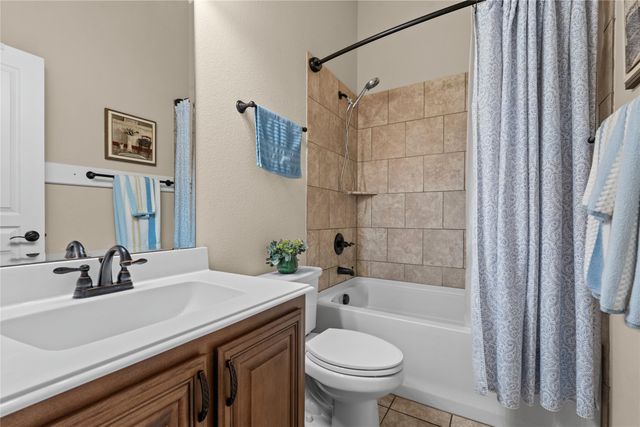 116 Cimmaron Court, Alvarado, TX 76009