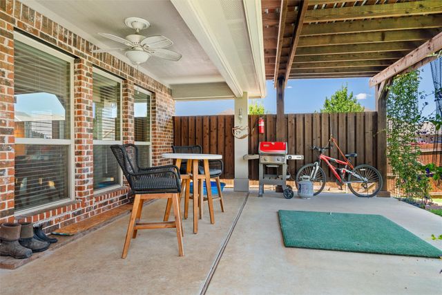 116 Cimmaron Court, Alvarado, TX 76009