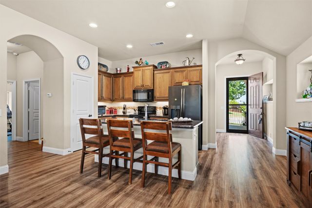 116 Cimmaron Court, Alvarado, TX 76009