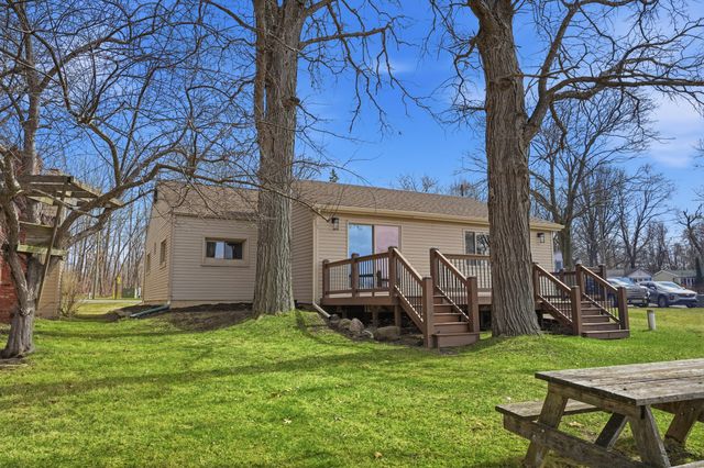 1700 S Hughes Road, Genoa Twp, MI 48114