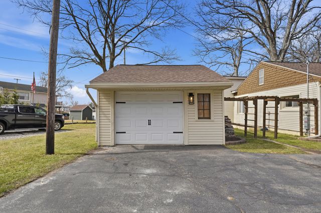 1700 S Hughes Road, Genoa Twp, MI 48114