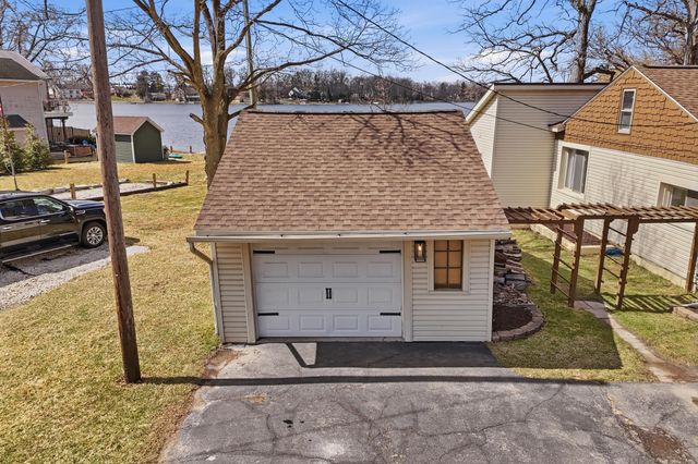 1700 S Hughes Road, Genoa Twp, MI 48114