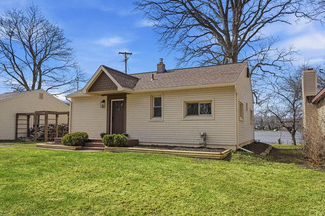 1700 S Hughes Road, Genoa Twp, MI 48114