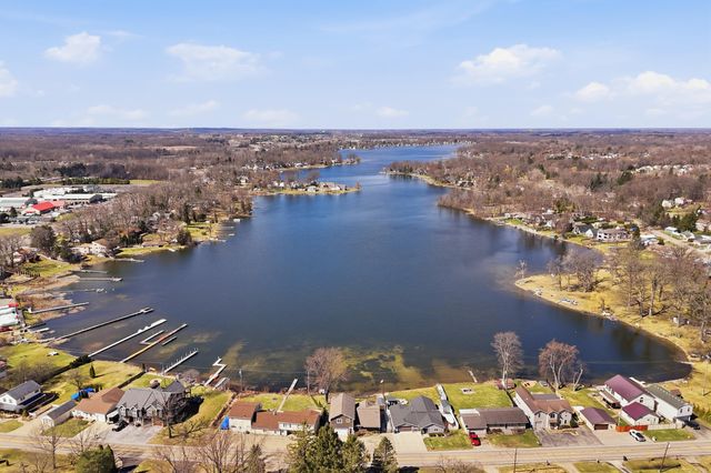 1700 S Hughes Road, Genoa Twp, MI 48114