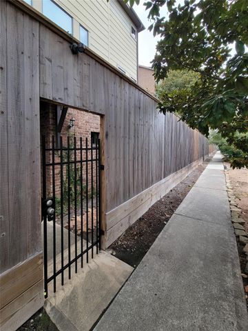 1602 White Street, Houston, TX 77007