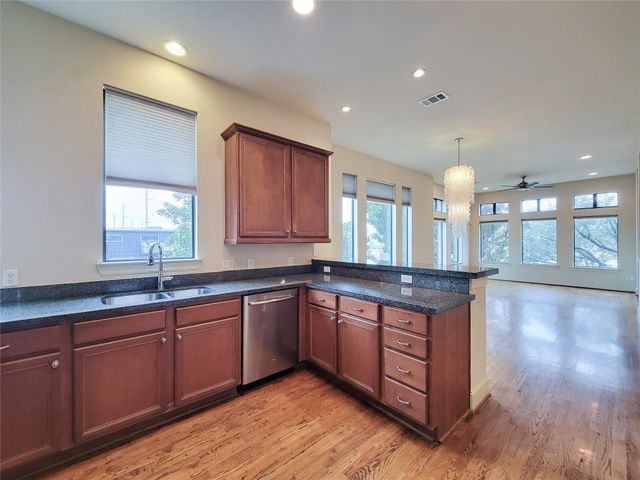 1602 White Street, Houston, TX 77007