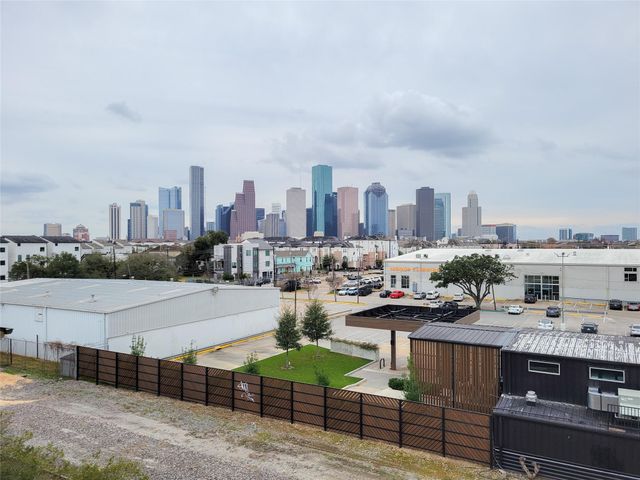 1602 White Street, Houston, TX 77007