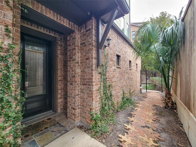 1602 White Street, Houston, TX 77007