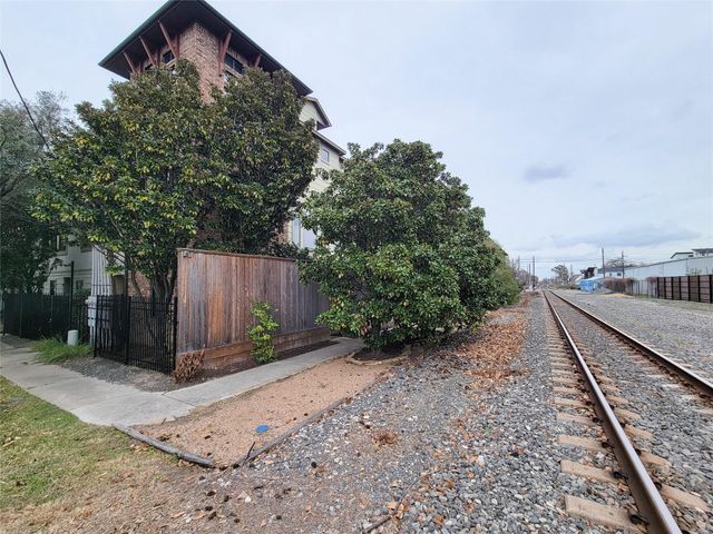 1602 White Street, Houston, TX 77007