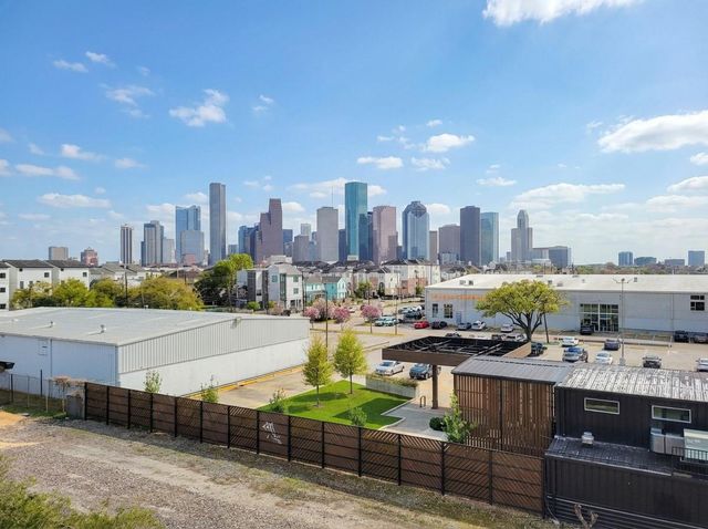 1602 White Street, Houston, TX 77007