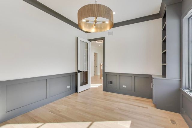 2938 Indianwood Road, Wilmette, IL 60091