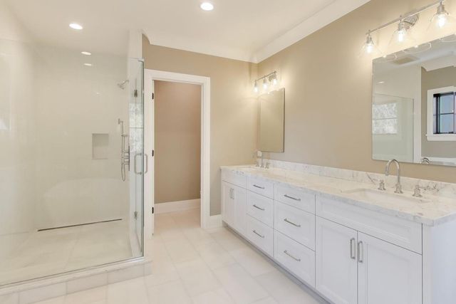 2938 Indianwood Road, Wilmette, IL 60091