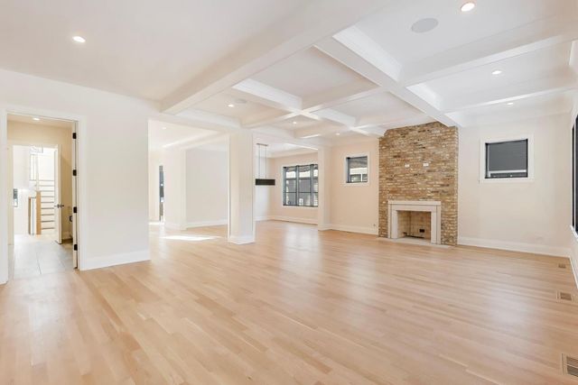 2938 Indianwood Road, Wilmette, IL 60091