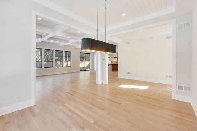 2938 Indianwood Road, Wilmette, IL 60091