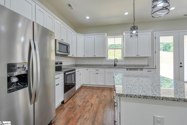 82 Old Schoolhouse Road, Spartanburg, SC 29307