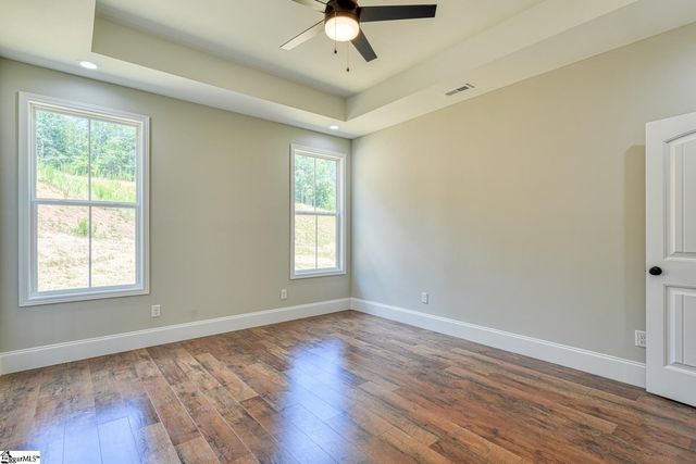 82 Old Schoolhouse Road, Spartanburg, SC 29307