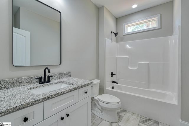 82 Old Schoolhouse Road, Spartanburg, SC 29307