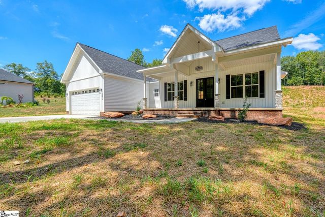 82 Old Schoolhouse Road, Spartanburg, SC 29307