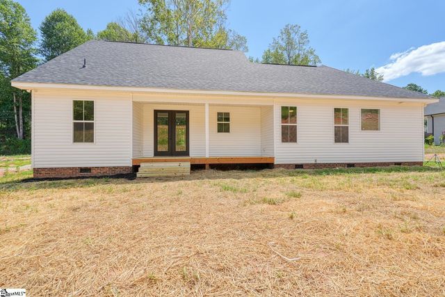82 Old Schoolhouse Road, Spartanburg, SC 29307
