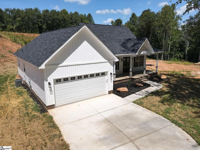 82 Old Schoolhouse Road, Spartanburg, SC 29307