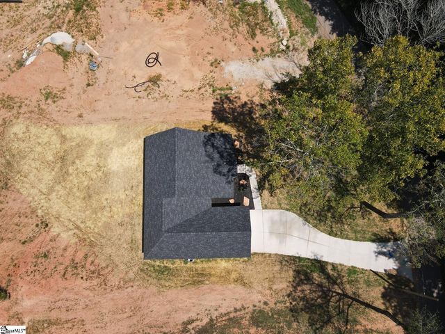 82 Old Schoolhouse Road, Spartanburg, SC 29307