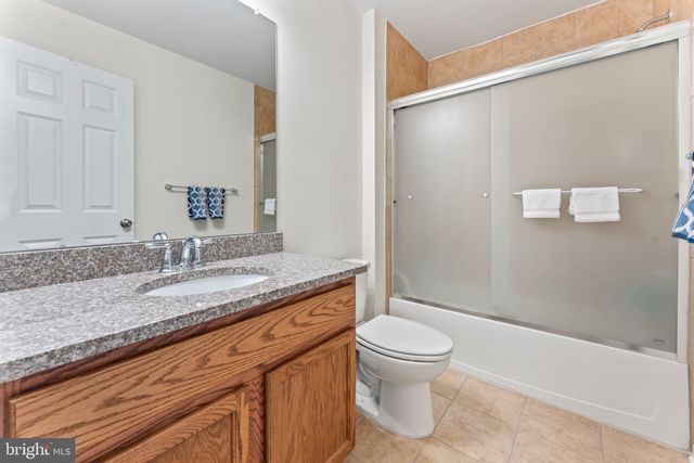 484 ROWAN ST, Warminster, PA 18974