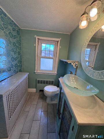 373 Parker Street, Manchester, CT 06040