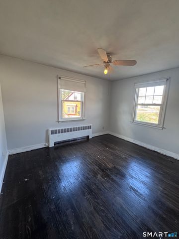 373 Parker Street, Manchester, CT 06040