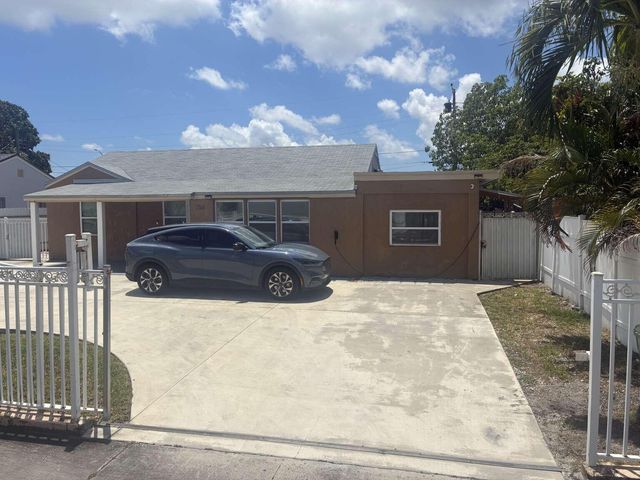 750 NE 4th Place, Hialeah, FL 33010