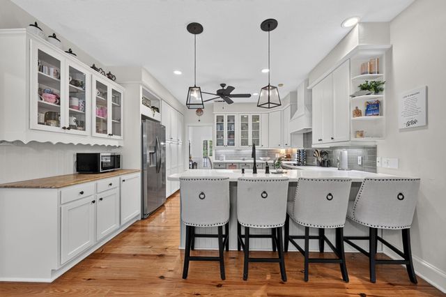 2302 Hollowbrook Lane, Conroe, TX 77384