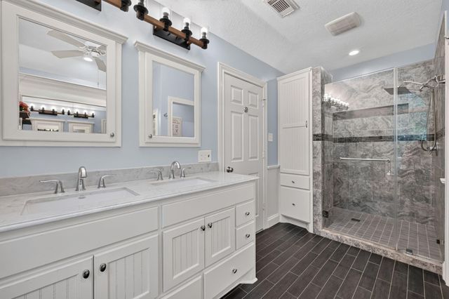 2302 Hollowbrook Lane, Conroe, TX 77384