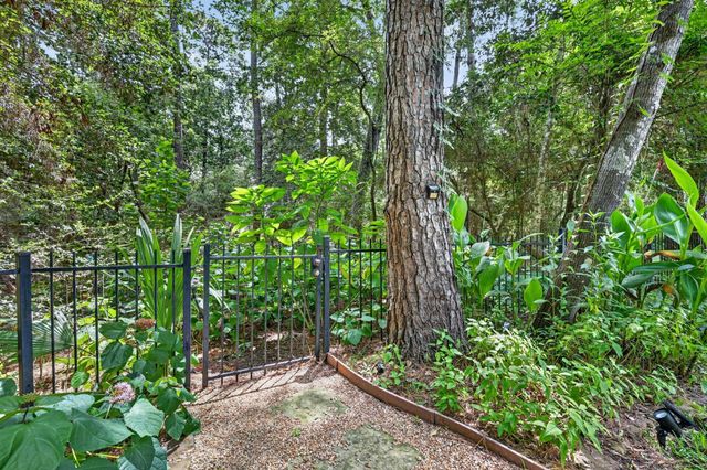 2302 Hollowbrook Lane, Conroe, TX 77384