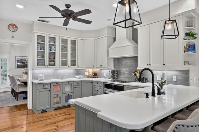 2302 Hollowbrook Lane, Conroe, TX 77384