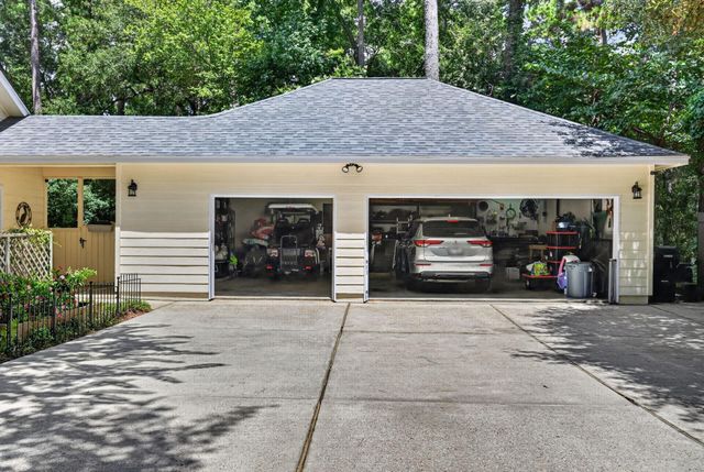 2302 Hollowbrook Lane, Conroe, TX 77384