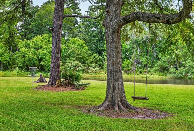 2302 Hollowbrook Lane, Conroe, TX 77384