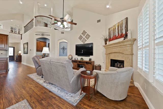 1406 St Tropez Lane, Arlington, TX 76013